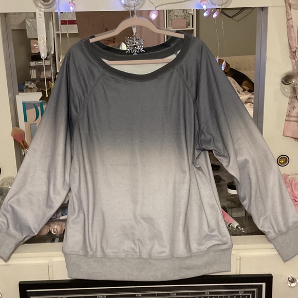 no brand Tops - Gradient Gray Women's Top